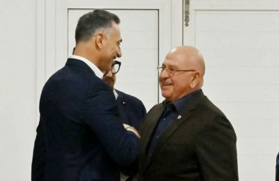 Σάντης για χρέος