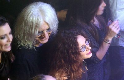 Η σύντροφος του Καρβέλα μας δείχνει τον γιο τους