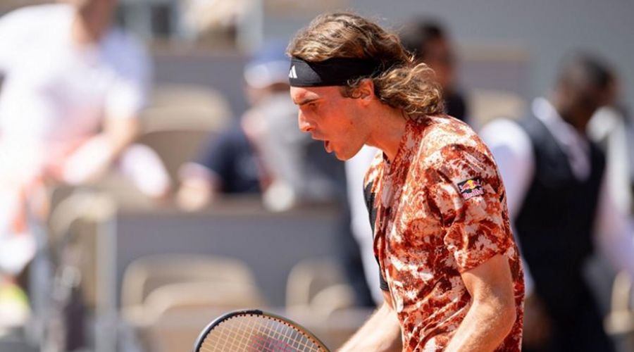 Τυφώνας Τσιτσιπάς πέρασε στους «8» του Roland Garros!