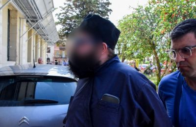 Τέθηκε σε αργία