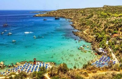 Η παραλία του Κόννου