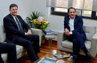 Πάει κατεχόμενα ο Ερντογάν για την μαντήλα 