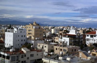 «Περνούν ζωή χαρισάμενη στον λόφο του Προεδρικού και δεν έχουν ιδέα τι αντιμετωπίζουν οι εργαζόμενοι της Κύπρου», σημείωσε ο Γιώργος Κουκουμάς του ΑΚΕΛ