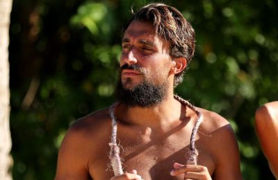 Δείτε το δώρο που δέχτηκε ο μουσικός από τους παίκτες του Παναθηναϊκού.