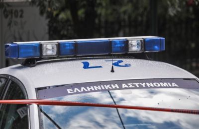 Μόλις το 22% δηλώνει ότι συμφωνεί εντελώς με τον τρόπο διακυβέρνησής του, ενώ διπλάσιοι Αμερικανοί (45%) εκφράζουν αποδοκιμασία