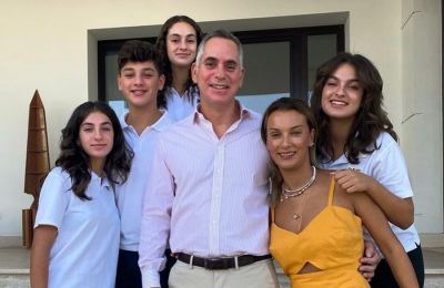 Του ευχήθηκε δημόσια για πρώτη φορά,με αφορμή την ονομαστική του γιορτή