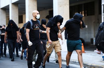 Η Ουάσιγκτον και το Πεκίνο ανταλλάσσουν χτυπήματα με δασμούς