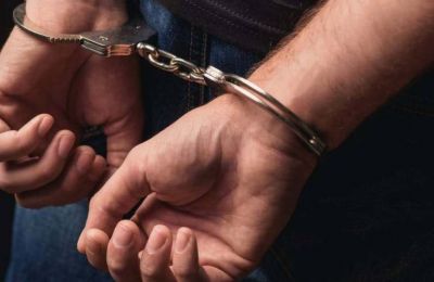 Ο τραυματίας διασώθηκε και στην συνεχεια μεταφερθηκε με Ασθενοφόρο