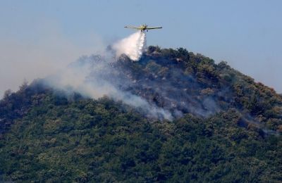 Μόλις το 22% δηλώνει ότι συμφωνεί εντελώς με τον τρόπο διακυβέρνησής του, ενώ διπλάσιοι Αμερικανοί (45%) εκφράζουν αποδοκιμασία