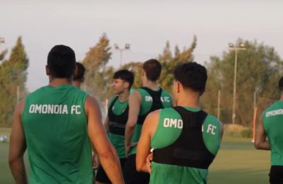Σφύριξε το Ομόνοια-ΑΕΚ κουβαλώντας βαριά τιμωρία ο Πετρέσκου
