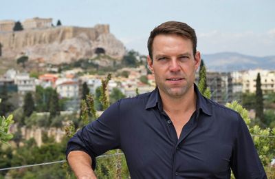 Ο Στέφανος Κασσελάκης απαντάει σε όσα λέγονται για τον ίδιο και την πορεία του