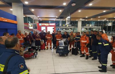 Στηρίζουν την οικογένεια του 17χρονου που ξεψύχησε σε αυλή σχολείου