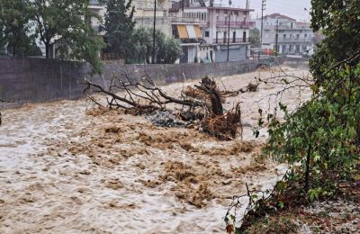 Η Ουάσιγκτον και το Πεκίνο ανταλλάσσουν χτυπήματα με δασμούς