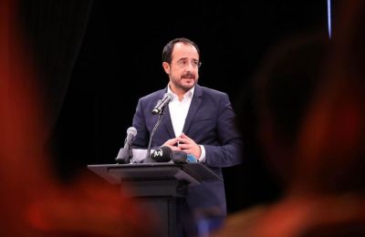 Του ευχήθηκε δημόσια για πρώτη φορά,με αφορμή την ονομαστική του γιορτή
