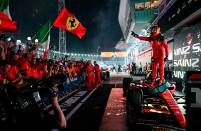 Πρώτη φετινή νίκη για Σάινθ και Ferrari στο GP της Σιγκαπούρης