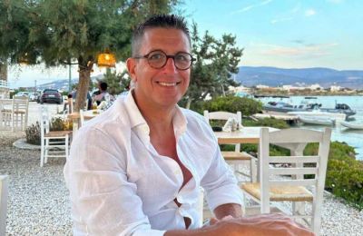 Του ευχήθηκε δημόσια για πρώτη φορά,με αφορμή την ονομαστική του γιορτή