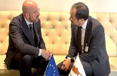 «Περνούν ζωή χαρισάμενη στον λόφο του Προεδρικού και δεν έχουν ιδέα τι αντιμετωπίζουν οι εργαζόμενοι της Κύπρου», σημείωσε ο Γιώργος Κουκουμάς του ΑΚΕΛ