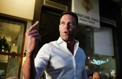 «Περνούν ζωή χαρισάμενη στον λόφο του Προεδρικού και δεν έχουν ιδέα τι αντιμετωπίζουν οι εργαζόμενοι της Κύπρου», σημείωσε ο Γιώργος Κουκουμάς του ΑΚΕΛ