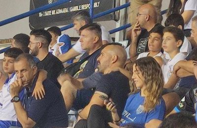 Δεν κρατιόταν!