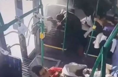 Η Ουάσιγκτον και το Πεκίνο ανταλλάσσουν χτυπήματα με δασμούς