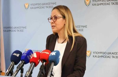 «Περνούν ζωή χαρισάμενη στον λόφο του Προεδρικού και δεν έχουν ιδέα τι αντιμετωπίζουν οι εργαζόμενοι της Κύπρου», σημείωσε ο Γιώργος Κουκουμάς του ΑΚΕΛ