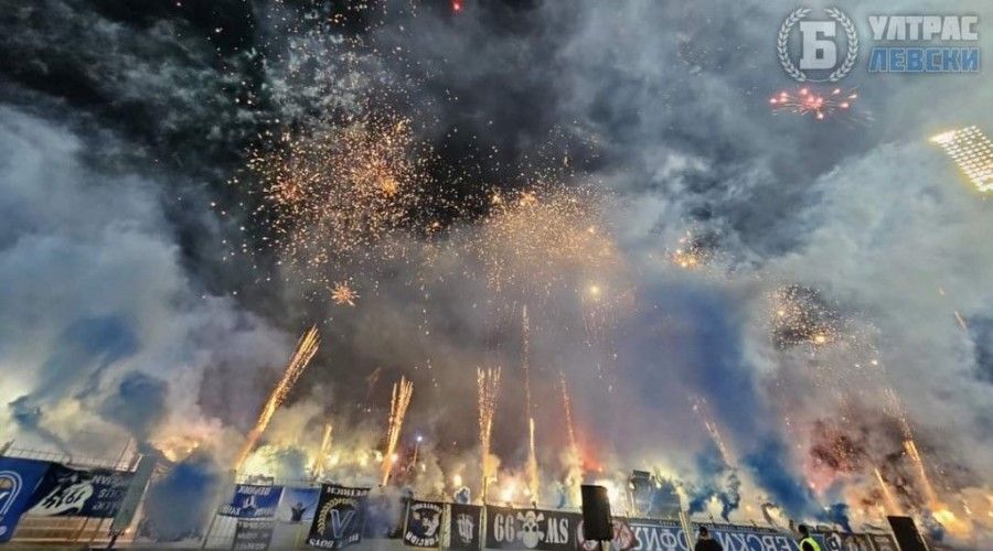 Απάντηση με pyroshow! (vid)