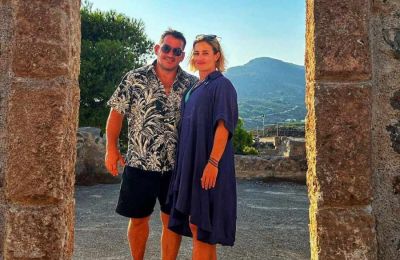 Ήταν για πάνω από 20 χρόνια ανταποκρίτρια του Alpha στη Θεσσαλονίκη ενώ συνεργάστηκε και με άλλους ραδιοφωνικούς και τηλεοπτικούς σταθμούς