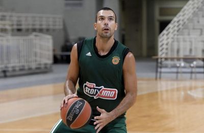 Σλούκας: «Ο κόσμος λέει ότι μου πηγαίνουν τα πράσινα»