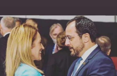 Του ευχήθηκε δημόσια για πρώτη φορά,με αφορμή την ονομαστική του γιορτή