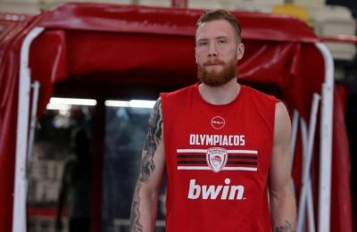 Χωρίς Φαλ και Μπραζντέικις η 12άδα του Ολυμπιακού 