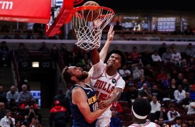 Στα playoffs του NBA οι Χιτ, με «τριαντάρη» Χέρο