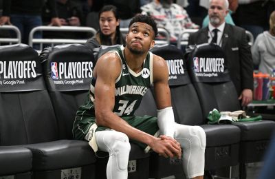 Στα playoffs του NBA οι Χιτ, με «τριαντάρη» Χέρο