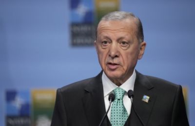 Η Ουάσινγκτον υλοποιεί μια ευρύτερη στρατηγική περιορισμού της κινεζικής επιρροής στη διεθνή ναυτιλία