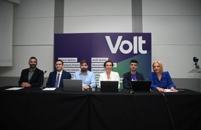 Πάει κατεχόμενα ο Ερντογάν για την μαντήλα 