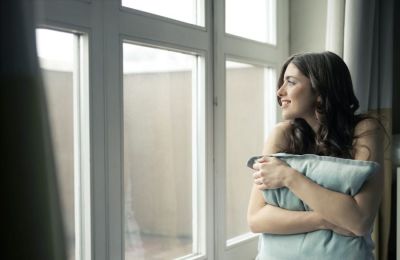 Οι επιστήμονες ανακάλυψαν ότι οι άνθρωποι γερνούν αισθητά σε 2 φάσεις