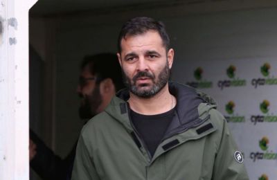 Ελ Αραμπί: Κάποιοι με ραβδιά, άλλοι με... πιστόλια