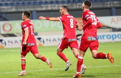 Πέρασε ''αέρα'' από την Τρίπολη και έβαλε το... 1,5 πόδι στα προημιτελικά ο Πανσερραϊκός!