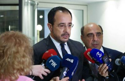 «Περνούν ζωή χαρισάμενη στον λόφο του Προεδρικού και δεν έχουν ιδέα τι αντιμετωπίζουν οι εργαζόμενοι της Κύπρου», σημείωσε ο Γιώργος Κουκουμάς του ΑΚΕΛ