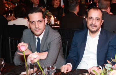 Του ευχήθηκε δημόσια για πρώτη φορά,με αφορμή την ονομαστική του γιορτή