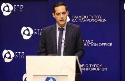 «Περνούν ζωή χαρισάμενη στον λόφο του Προεδρικού και δεν έχουν ιδέα τι αντιμετωπίζουν οι εργαζόμενοι της Κύπρου», σημείωσε ο Γιώργος Κουκουμάς του ΑΚΕΛ