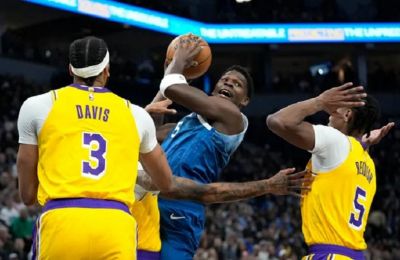 Στα playoffs του NBA οι Χιτ, με «τριαντάρη» Χέρο