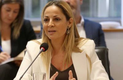 Το καταστατικό της ΕΔΕΚ, σε περίπτωση παραίτησης του Προέδρου του κόμματος, προβλέπει προκήρυξη από την Κεντρική Επιτροπή, εντός 40 ημερών, εκλογών για την ανάδειξη νέου Προέδρου