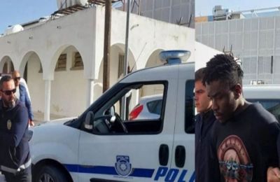 Στηρίζουν την οικογένεια του 17χρονου που ξεψύχησε σε αυλή σχολείου