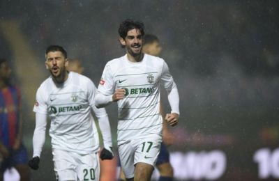 Καλπάζει για τον τίτλο η Γκενκ με μάγο Καρέτσα!