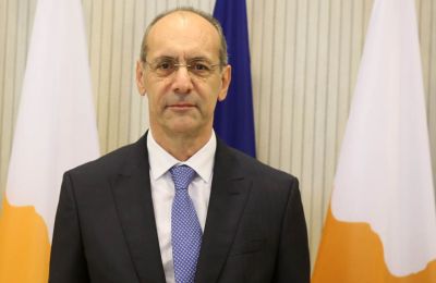 «Περνούν ζωή χαρισάμενη στον λόφο του Προεδρικού και δεν έχουν ιδέα τι αντιμετωπίζουν οι εργαζόμενοι της Κύπρου», σημείωσε ο Γιώργος Κουκουμάς του ΑΚΕΛ