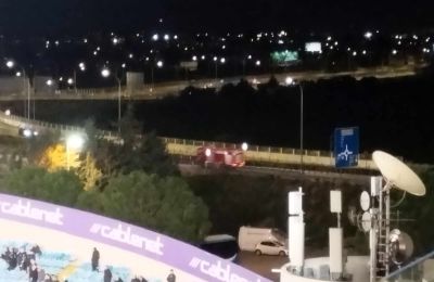 Φωτοβολίδες εντός γηπέδου από έξω! (pics)