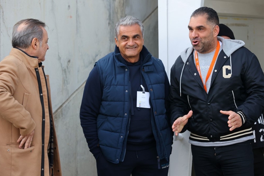 Στιγμιότυπο με Πρόδρομο Πετρίδη, Γιάννη Βιολάρη και Σταύρο Δημοσθένους