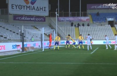 Ελ Αραμπί: Κάποιοι με ραβδιά, άλλοι με... πιστόλια