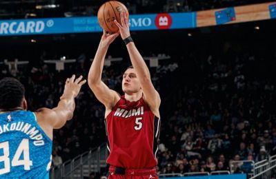 Στα playoffs του NBA οι Χιτ, με «τριαντάρη» Χέρο
