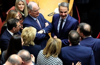 Κηδεία Πάπα: Γιατί κατηγορούν τον Τραμπ ότι έσπασε το πρωτόκολλο 